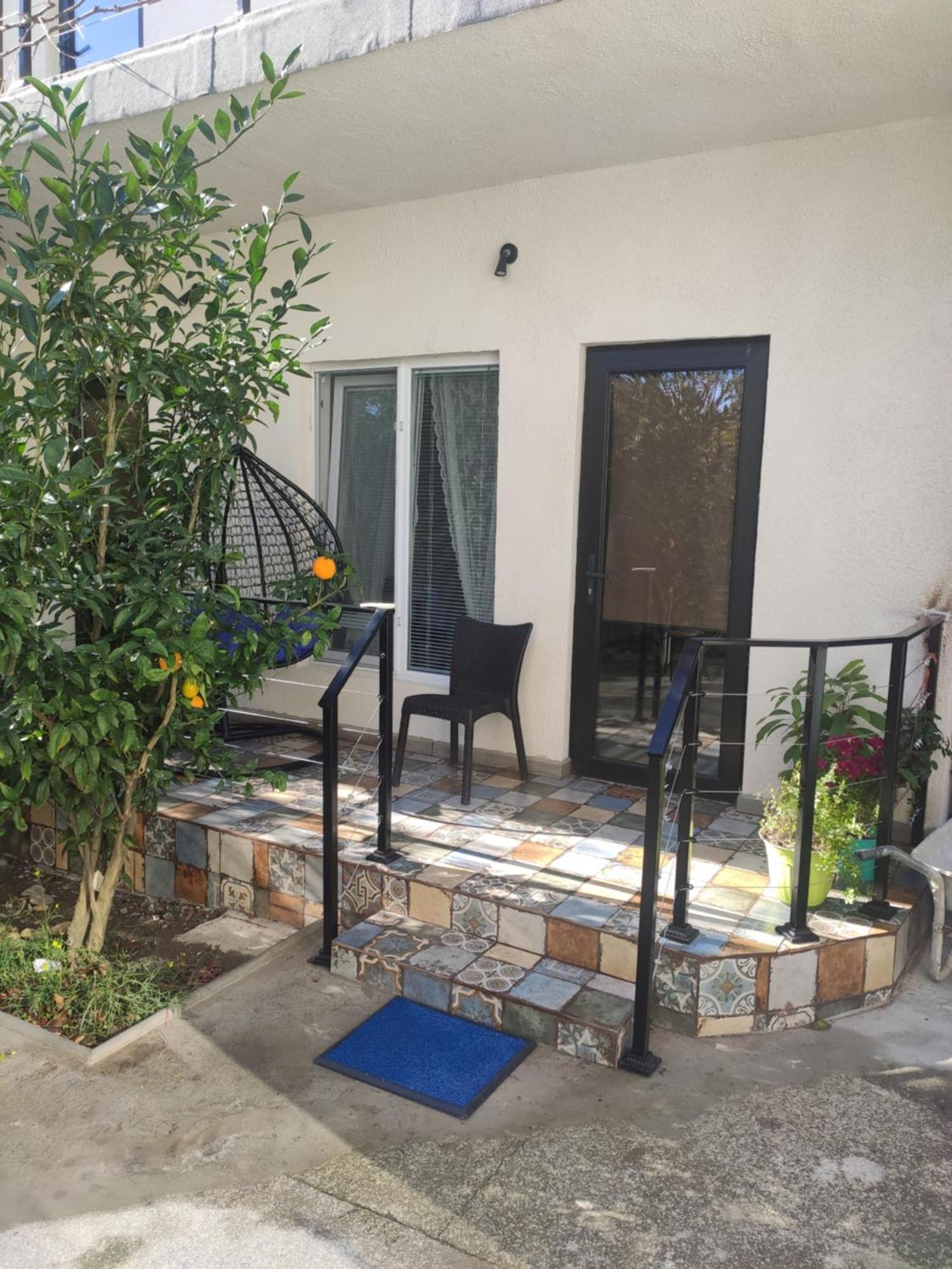 Family Нotel Banuri Kutaisi Exterior photo