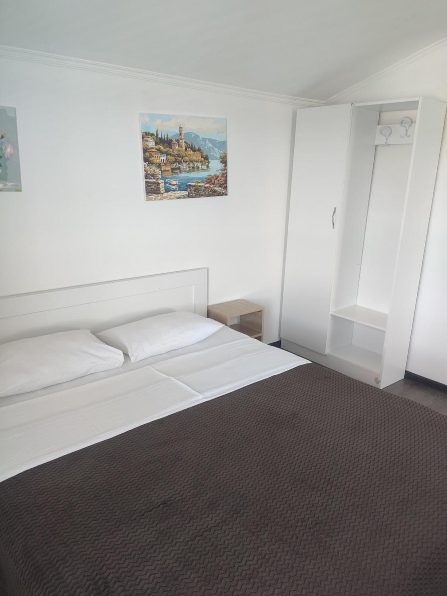 Family Нotel Banuri Kutaisi Exterior photo