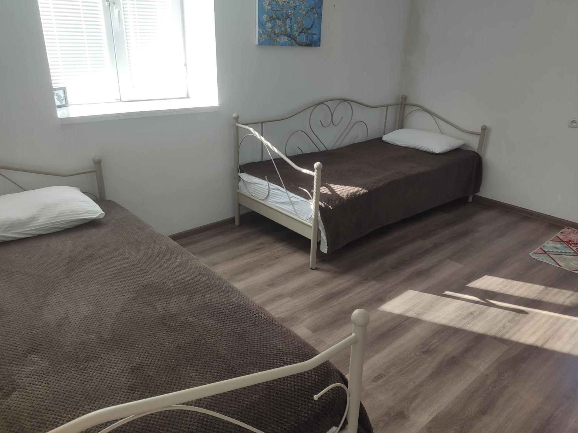 Family Нotel Banuri Kutaisi Exterior photo