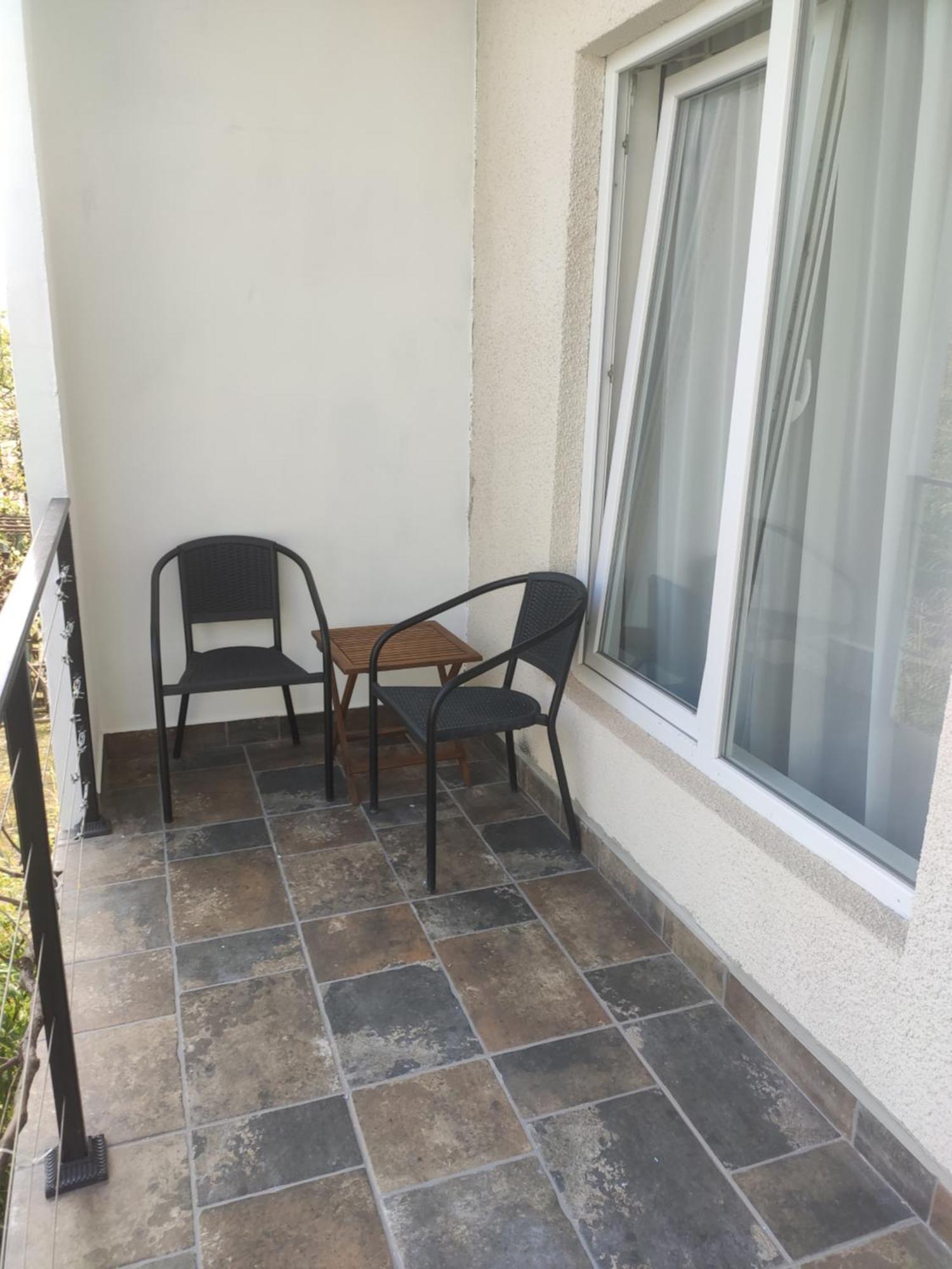 Family Нotel Banuri Kutaisi Exterior photo