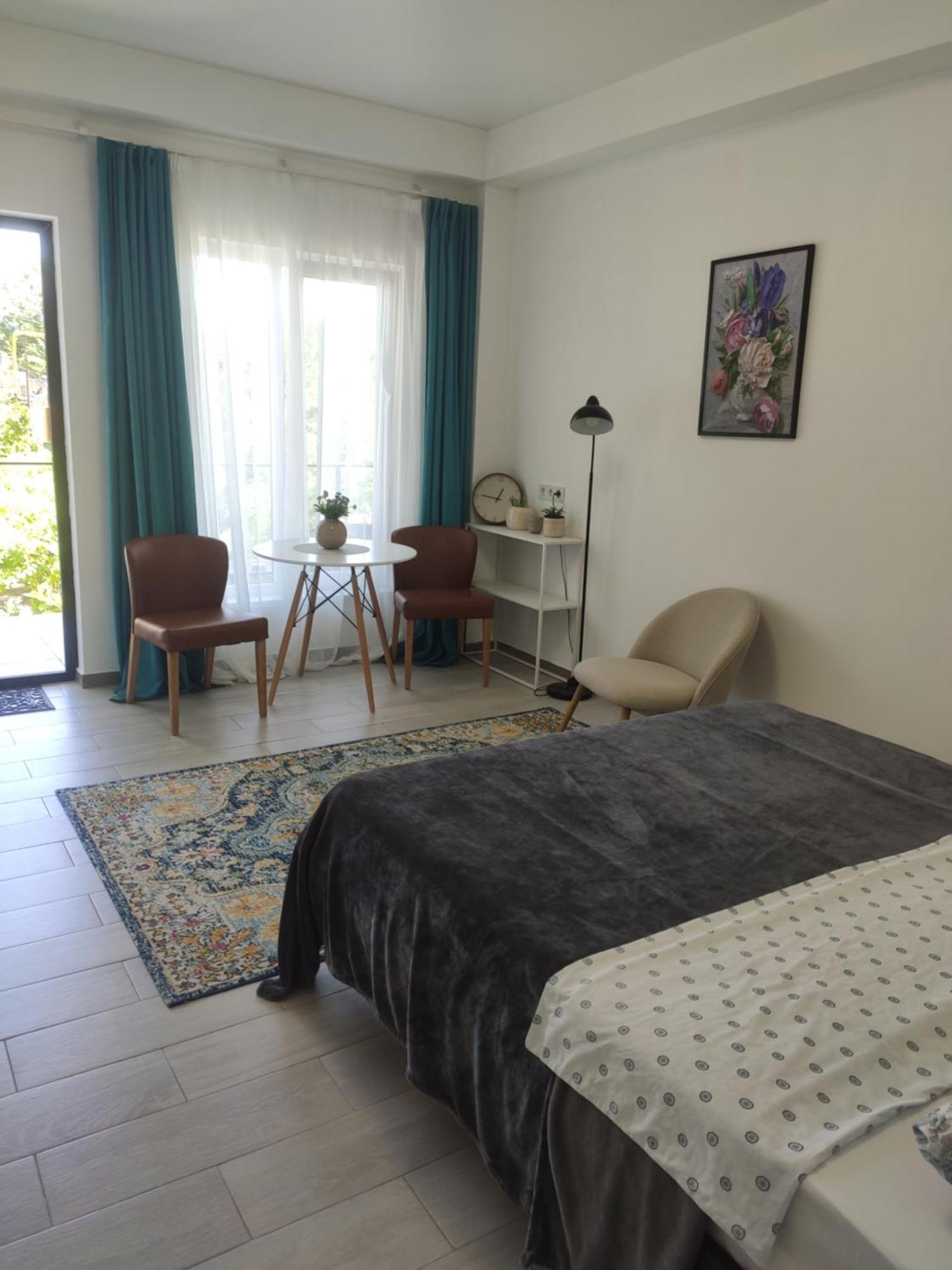 Family Нotel Banuri Kutaisi Exterior photo