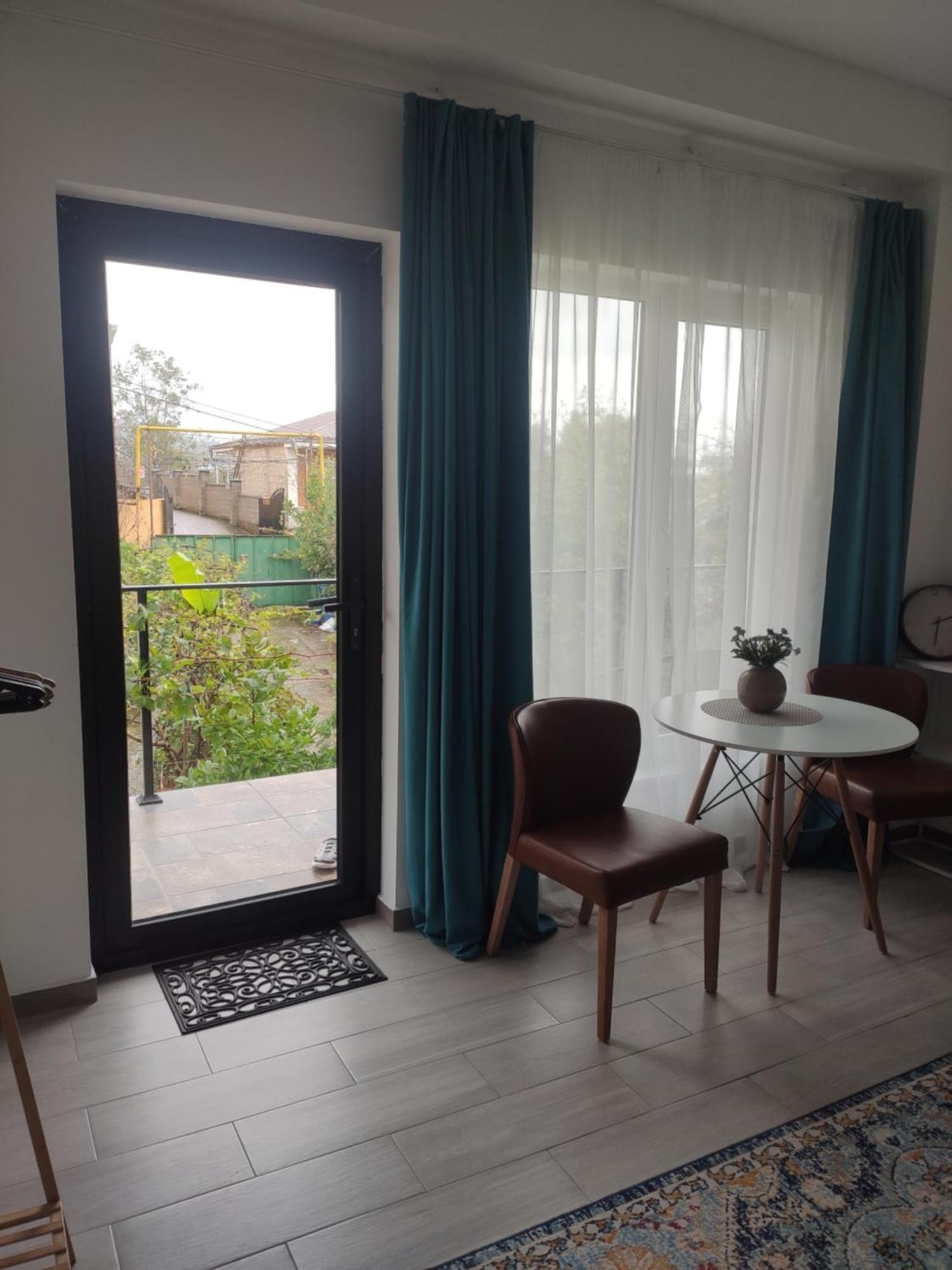 Family Нotel Banuri Kutaisi Exterior photo